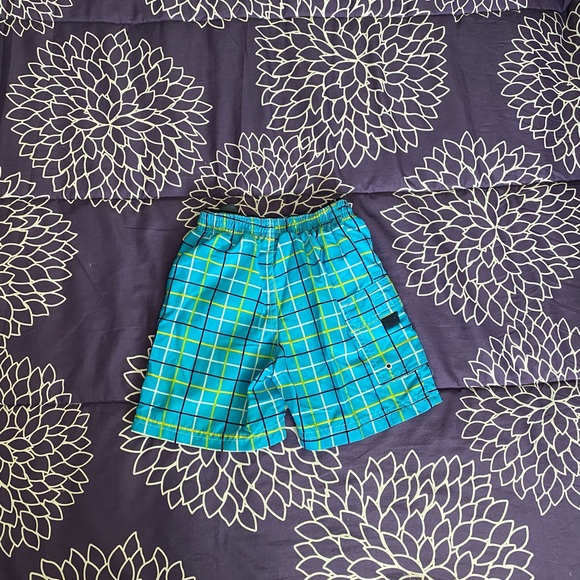 Swim shorts 6/9 months - Picture 3 of 3